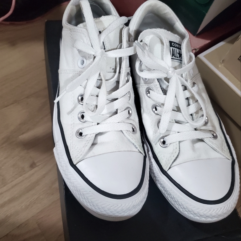 Womens shoes size 7